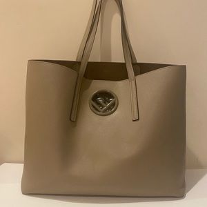 BRAND NEW FENDI BEIGE TOTE